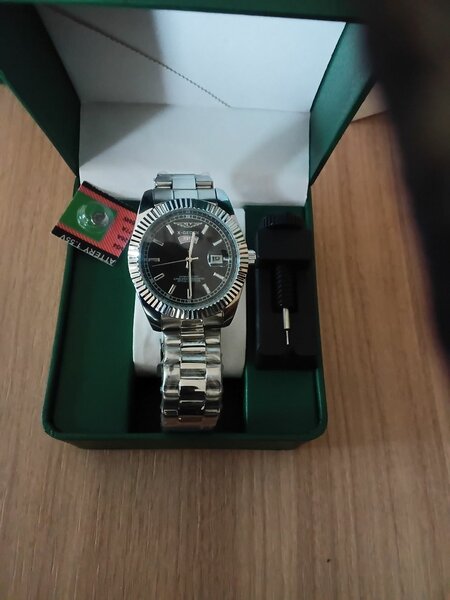 Montre élégante acier inoxydable