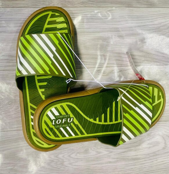 Claquettes confortables Lofu