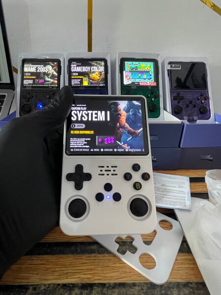 R36s Console Retro Portable