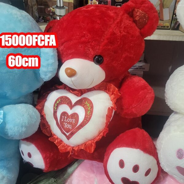 Peluche en ours avec cœur