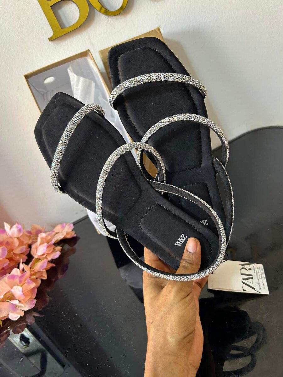 Sandales élégantes strass Zara
