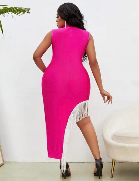 Robe asymétrique rose frange