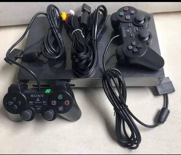 PlayStation 2 avec accessories