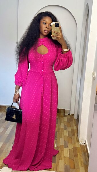 Robe élégante à manches bouffantes