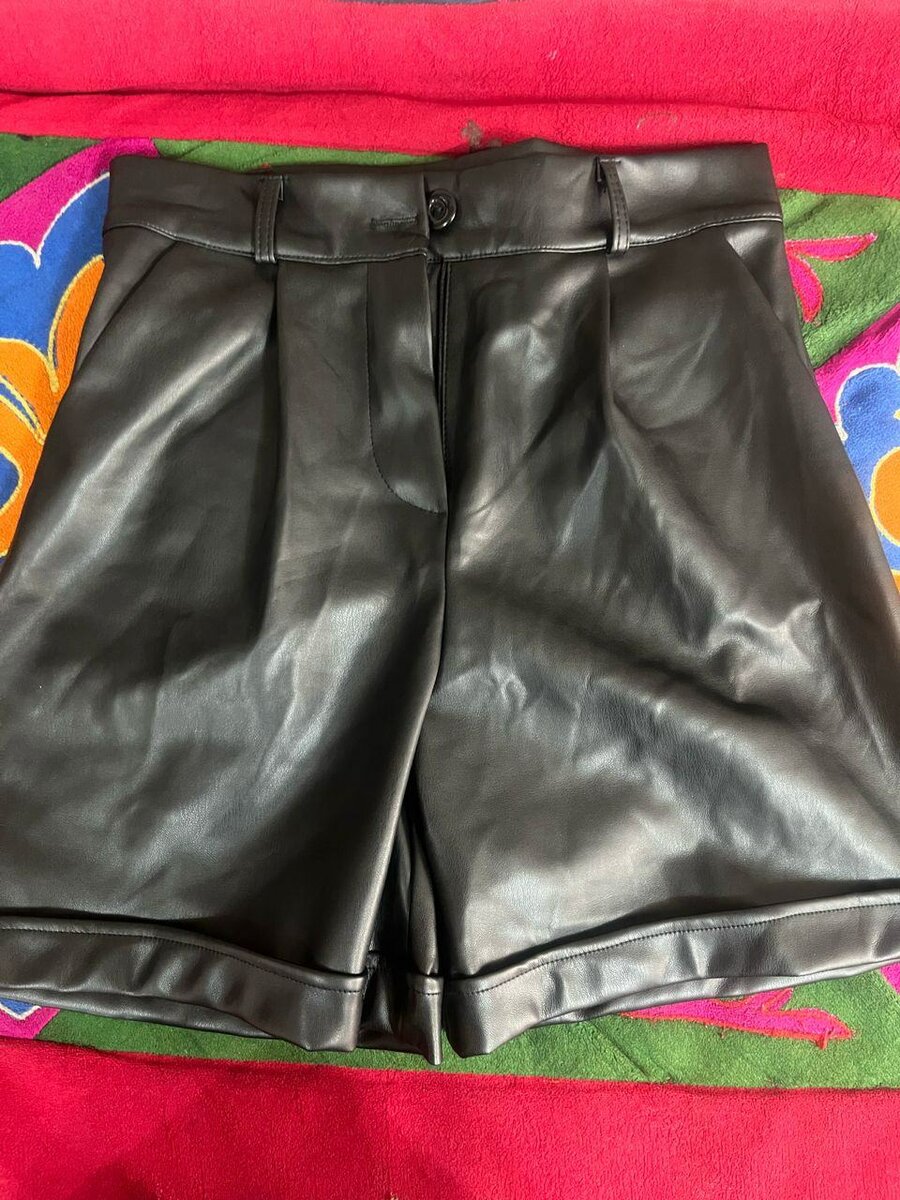 Кожаные шорты