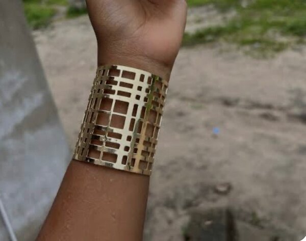 Bracelet manchette doré