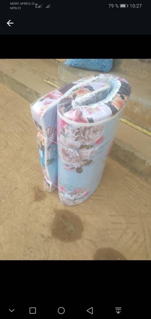 Matelas en mousse pliable floral