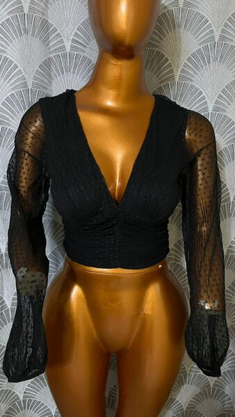 Blouse noire en dentelle chic