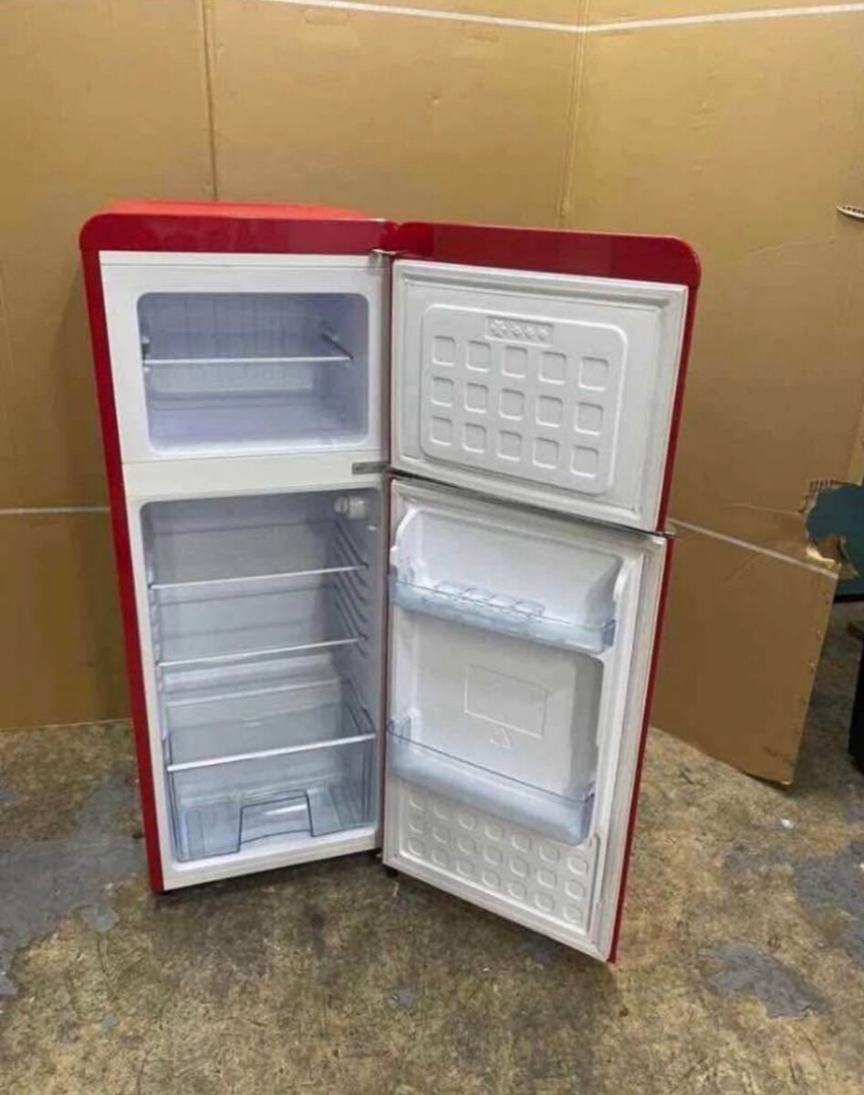 Réfrigérateur rétro rouge