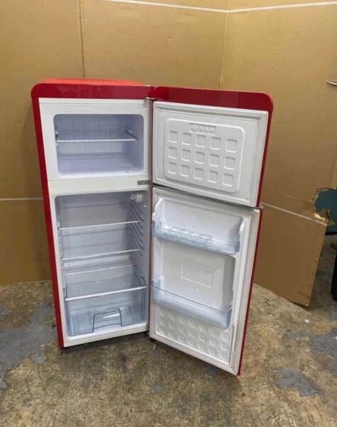 Réfrigérateur rétro rouge