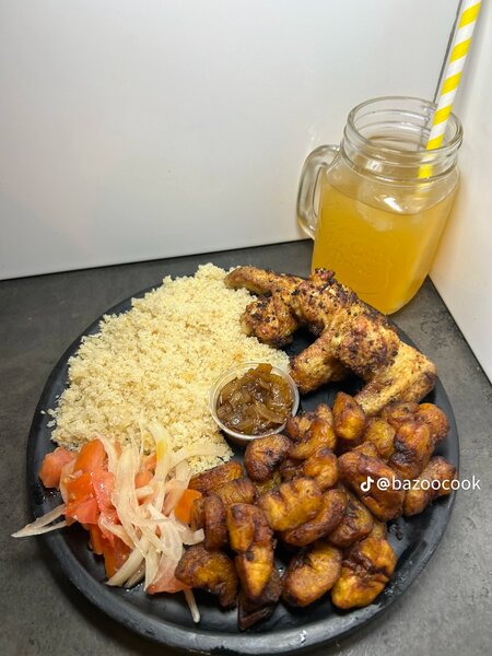 Assortiment raffiné de couscous et poulet