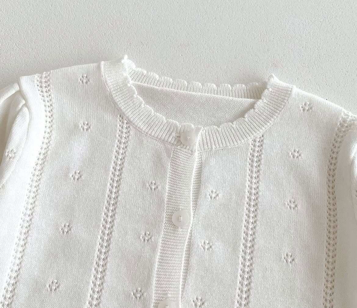 Также у нас в наличии невесомые кофточки для девочек из 100