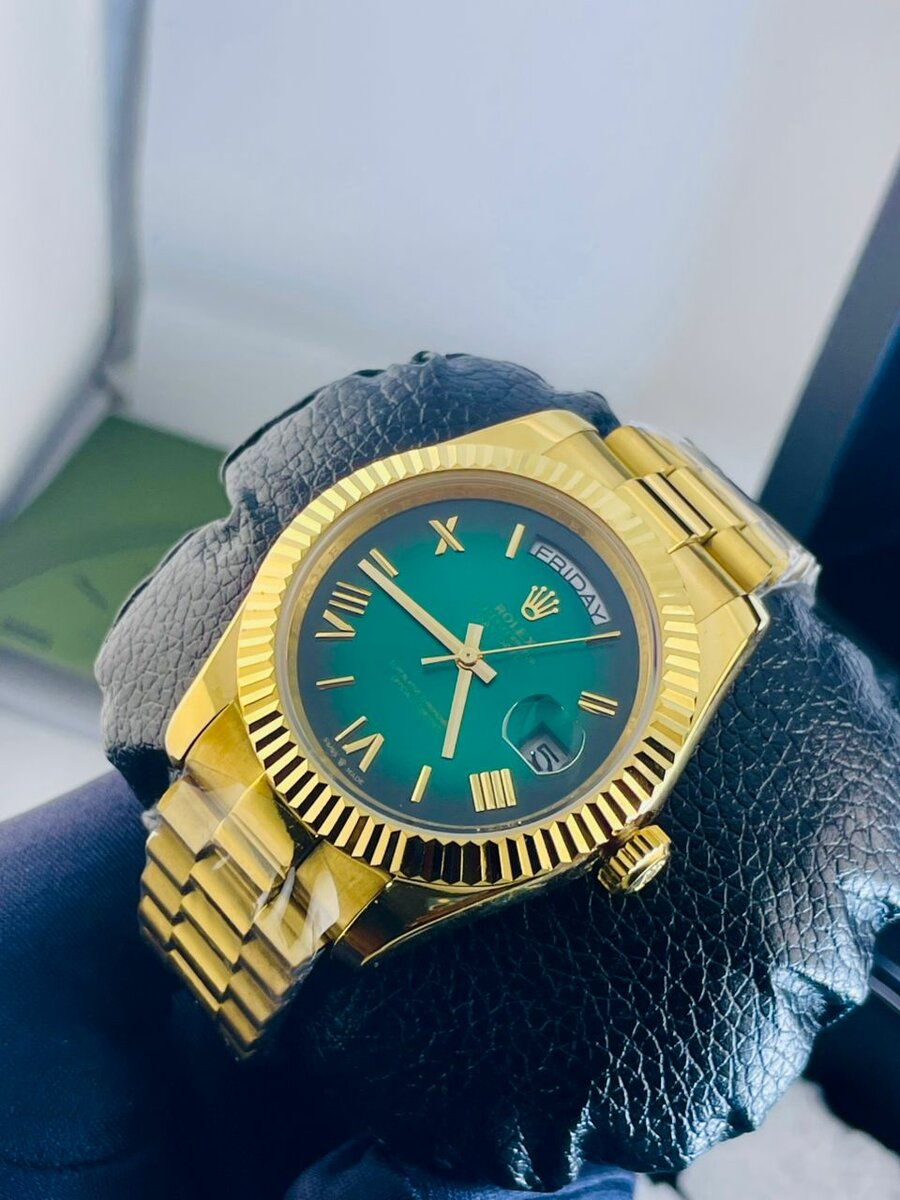 Montre de luxe en or