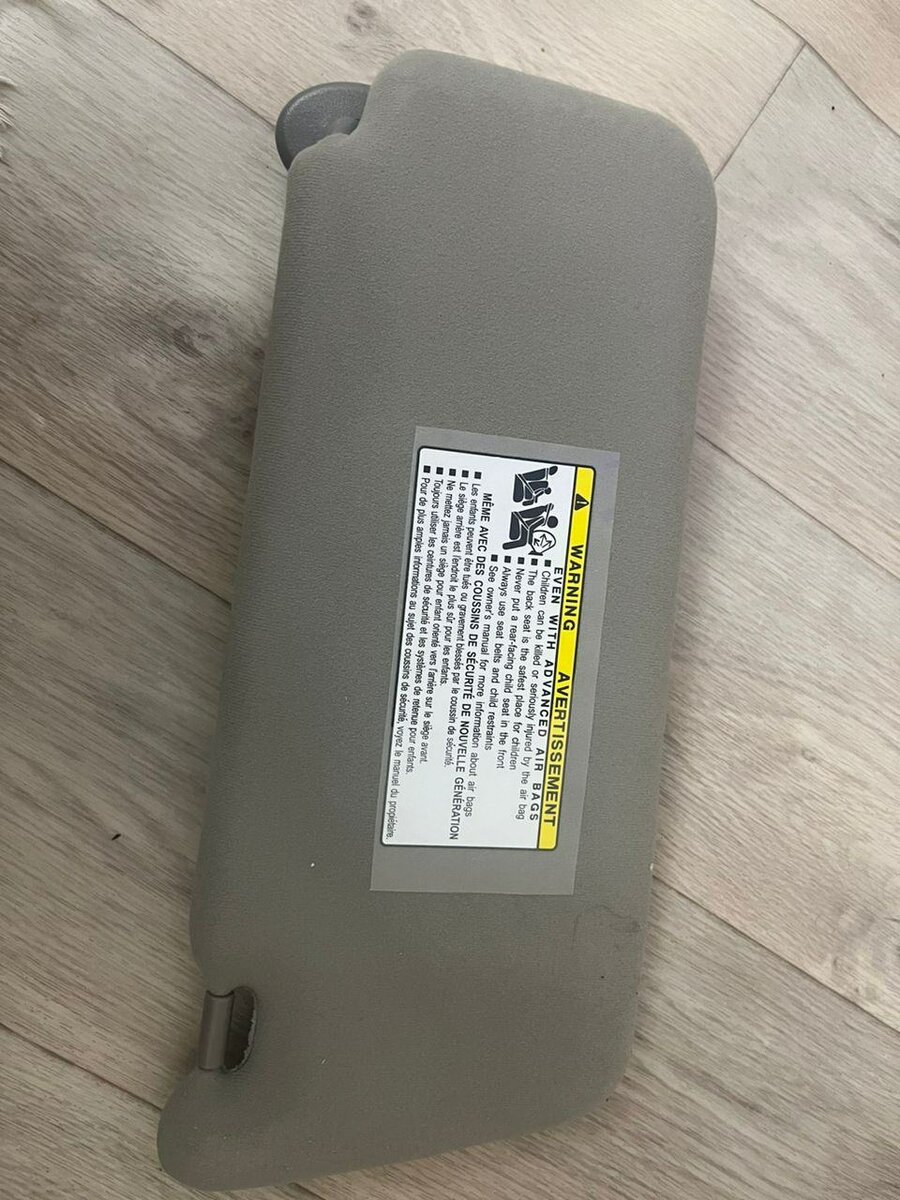 Солнцезащитный козырек для Toyota! Новый, левая, мягкий.