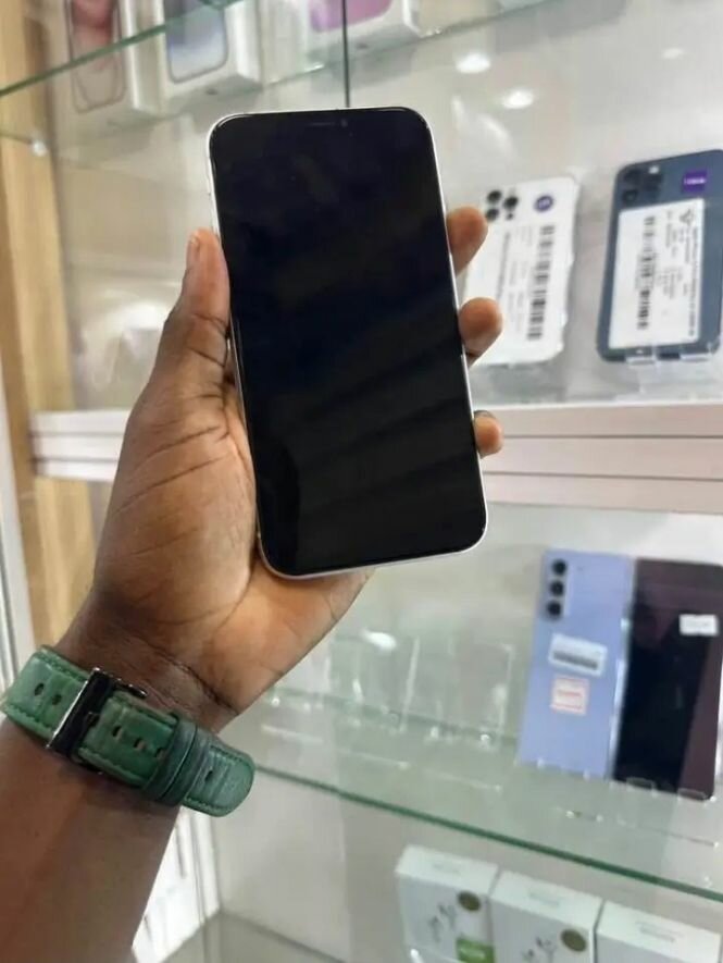 iPhone XR Blanc Débloqué