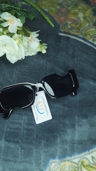 Lunettes de soleil stylées