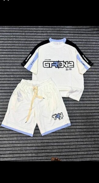 Ensemble T-shirt et Short