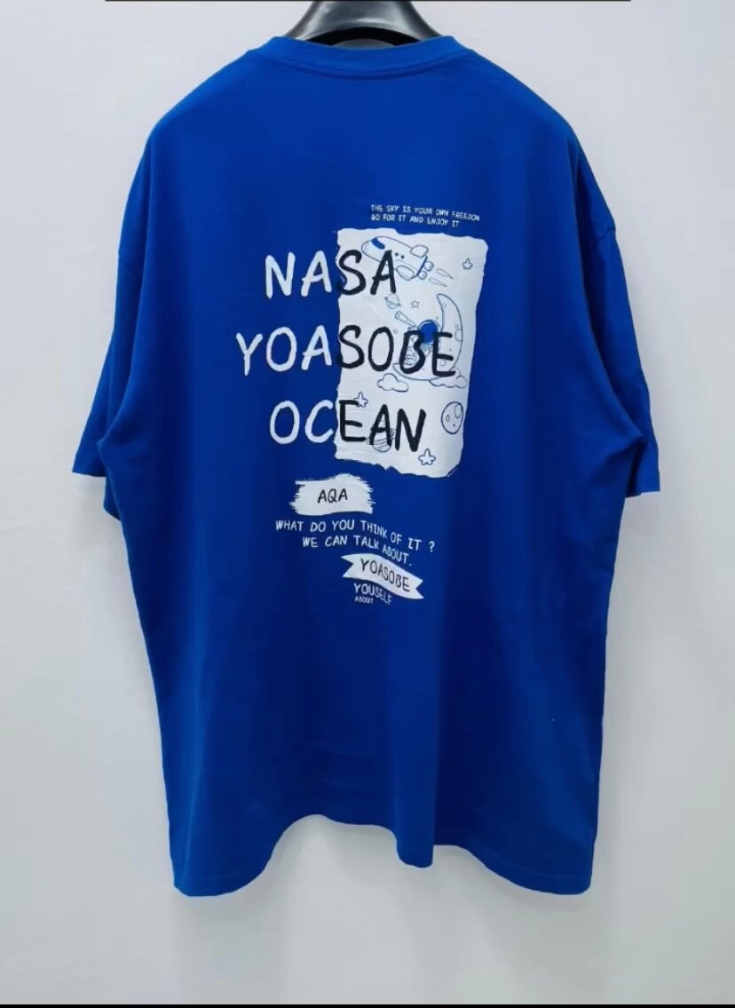 T-shirt bleu graphique unisexe