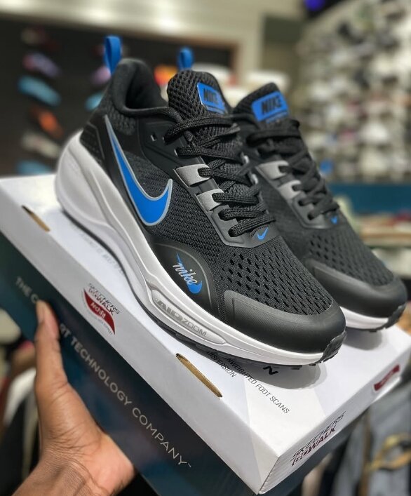  Nike Runners sneakers black