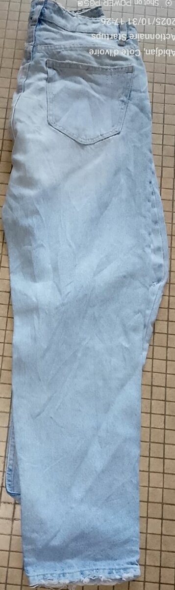 Jeans déchirés homme style urbain