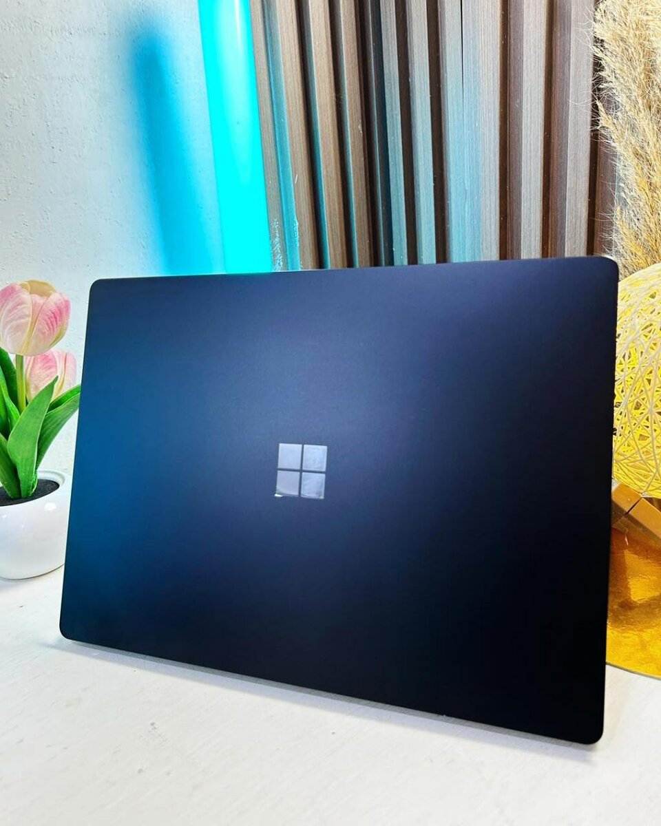Microsoft surface laptop 3 i7