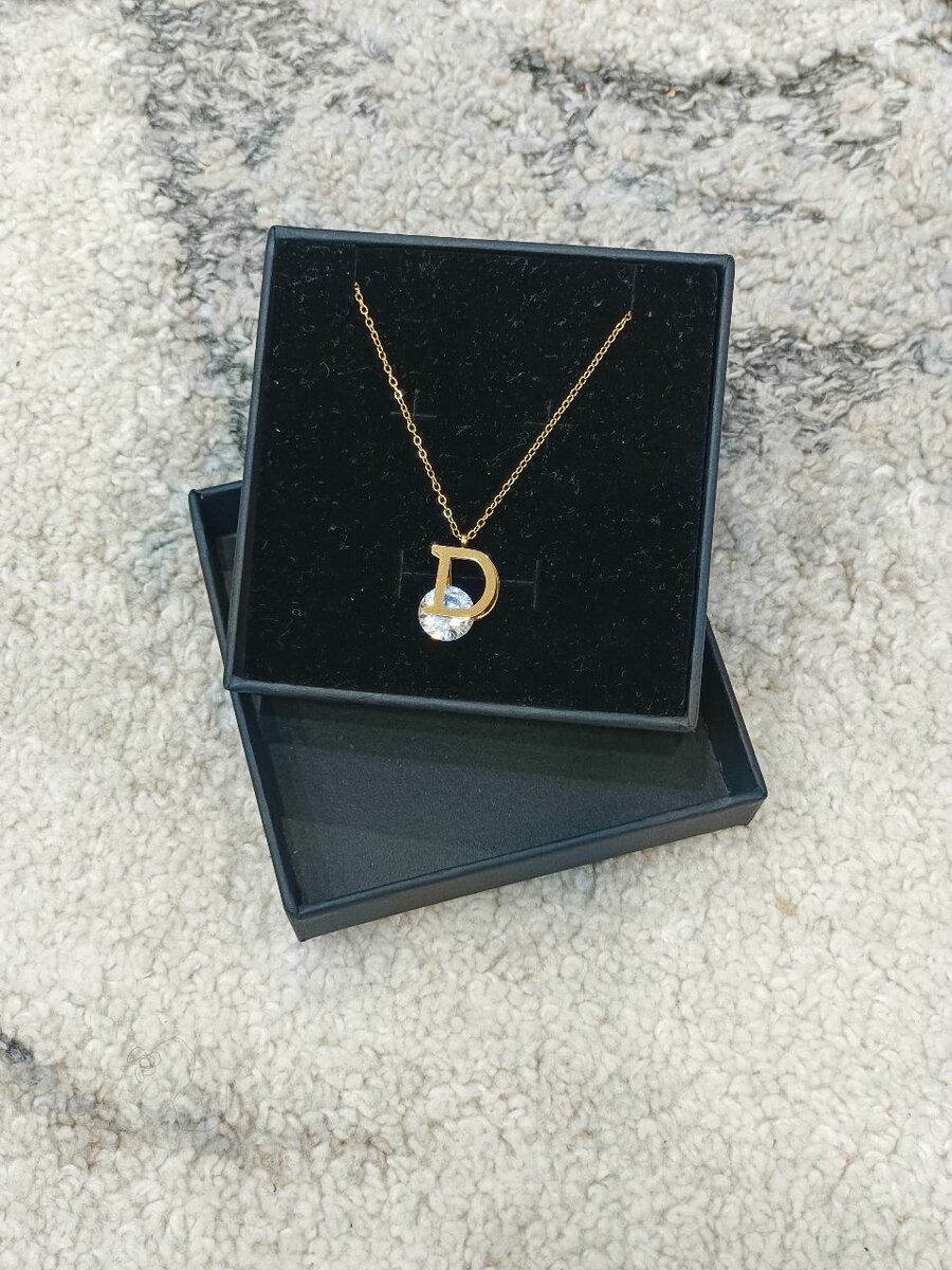 Collier Pendentif Doré Élégant