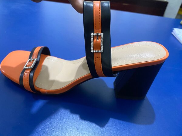 Ladies heel slippers