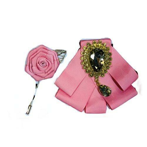 Broche élégante avec fleur