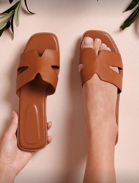 Sandales en cuir marron élégantes