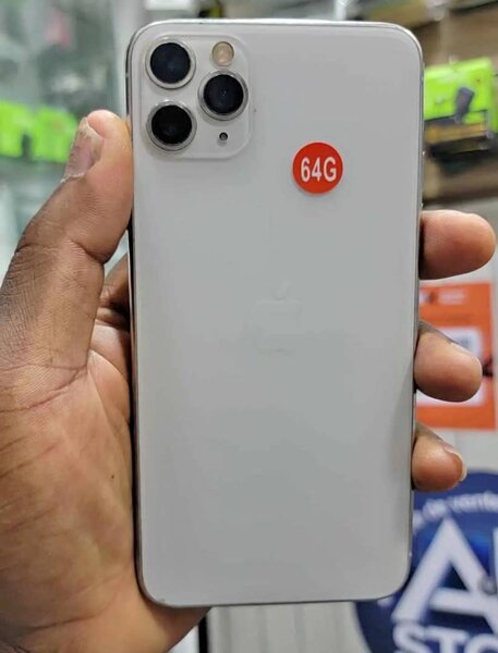 iPhone 11 Pro Max 64Go Argent