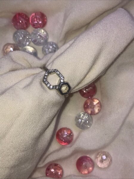 Bague Hexagone Élégante