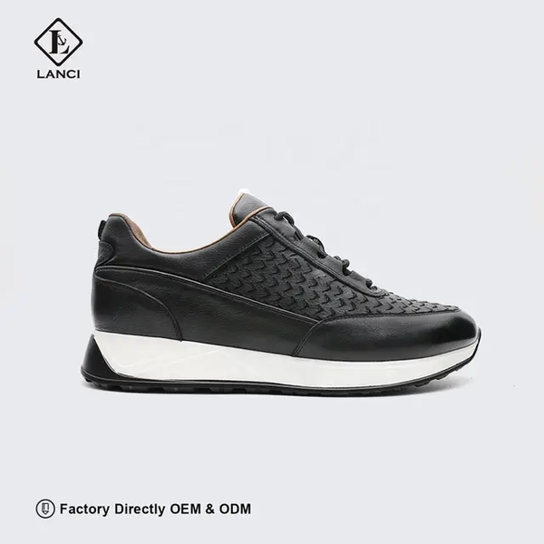 Chaussure homme en cuir tres pratique