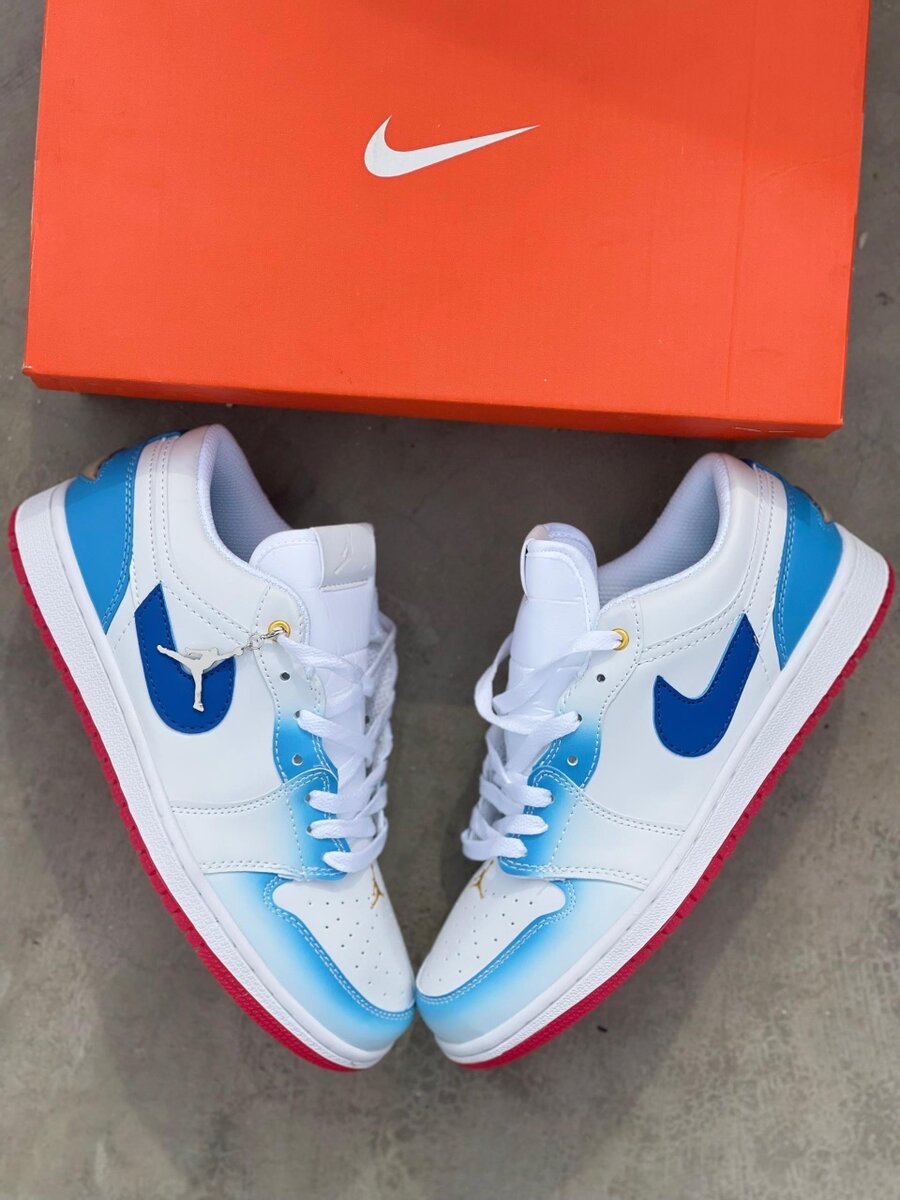 Nike Air Jordan Low Bleue