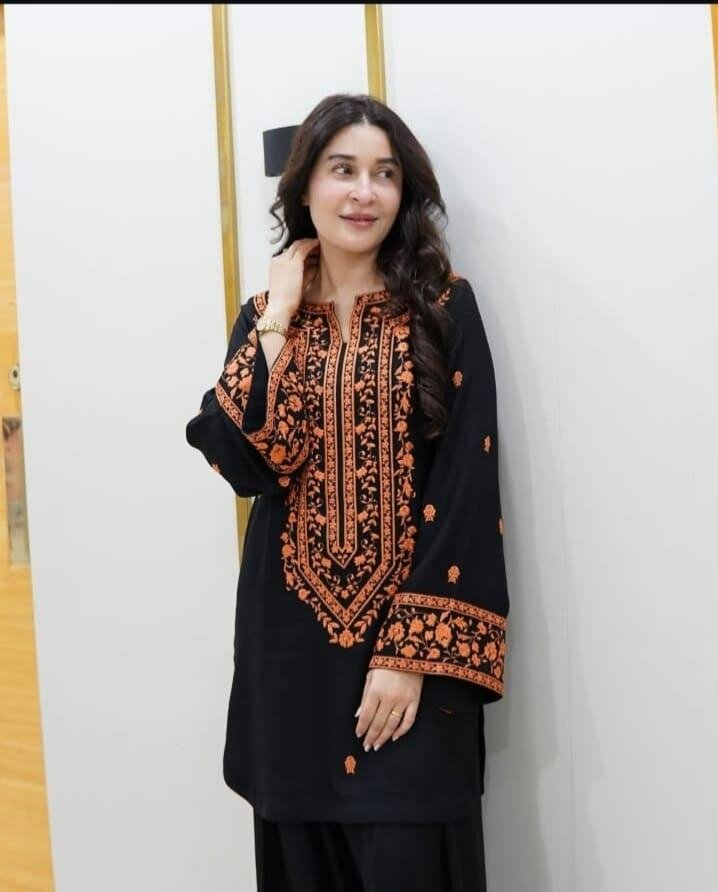 Luxury dresses lawn 3 pc ,dc free