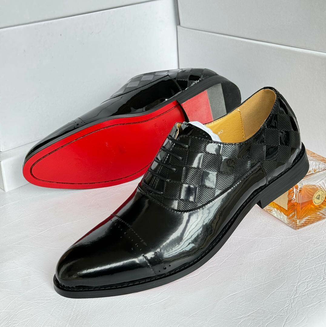 Solid leather executive shoes