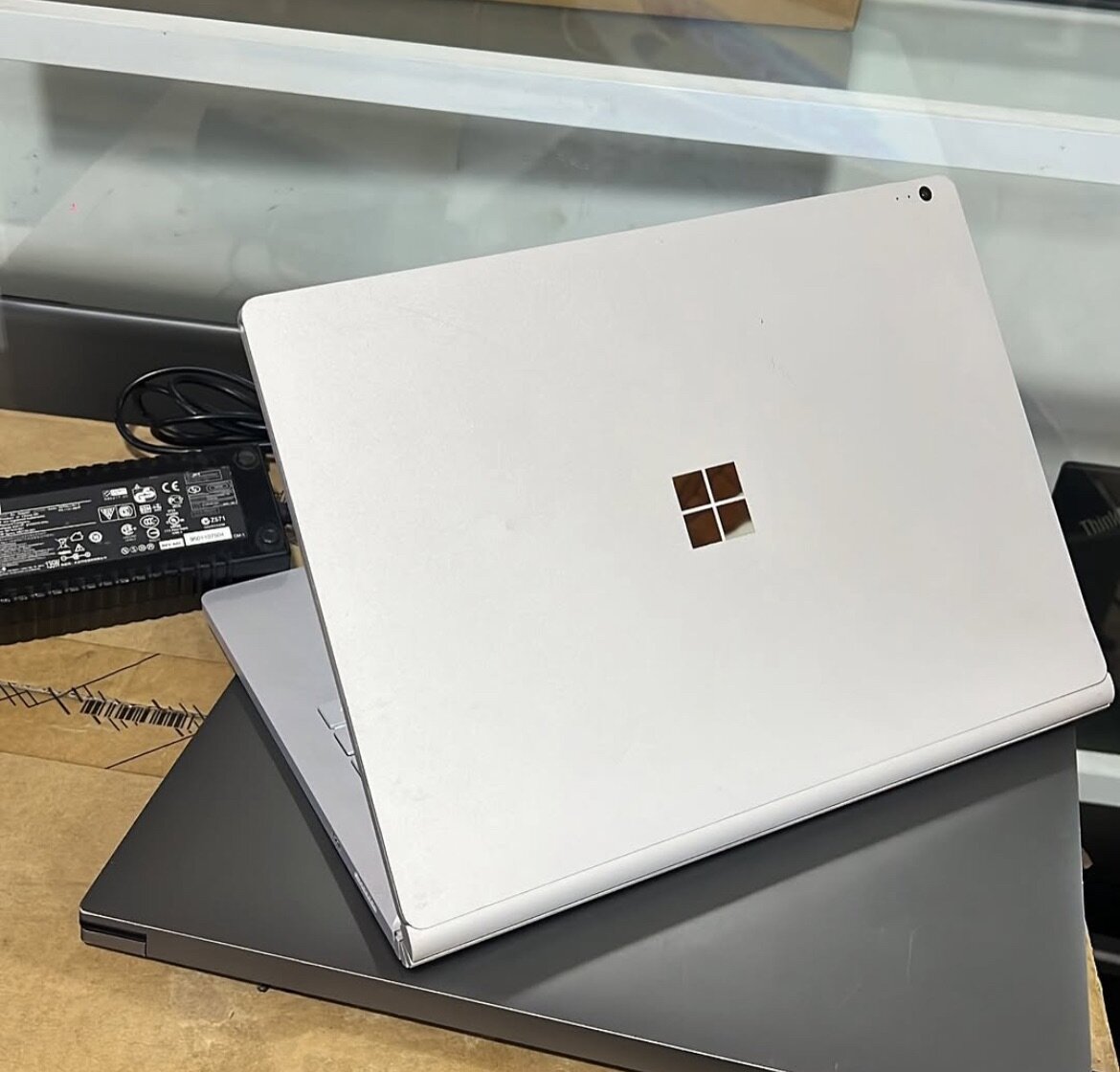 Microsoft surface book 2