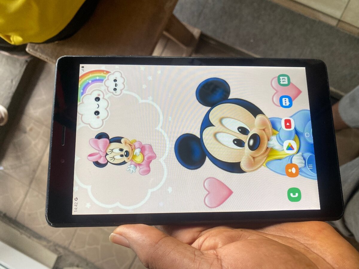 En vente tablette samsung Tab A T295 8pouces 32GB 2GB de ram une SIM 4G bonne autonomie