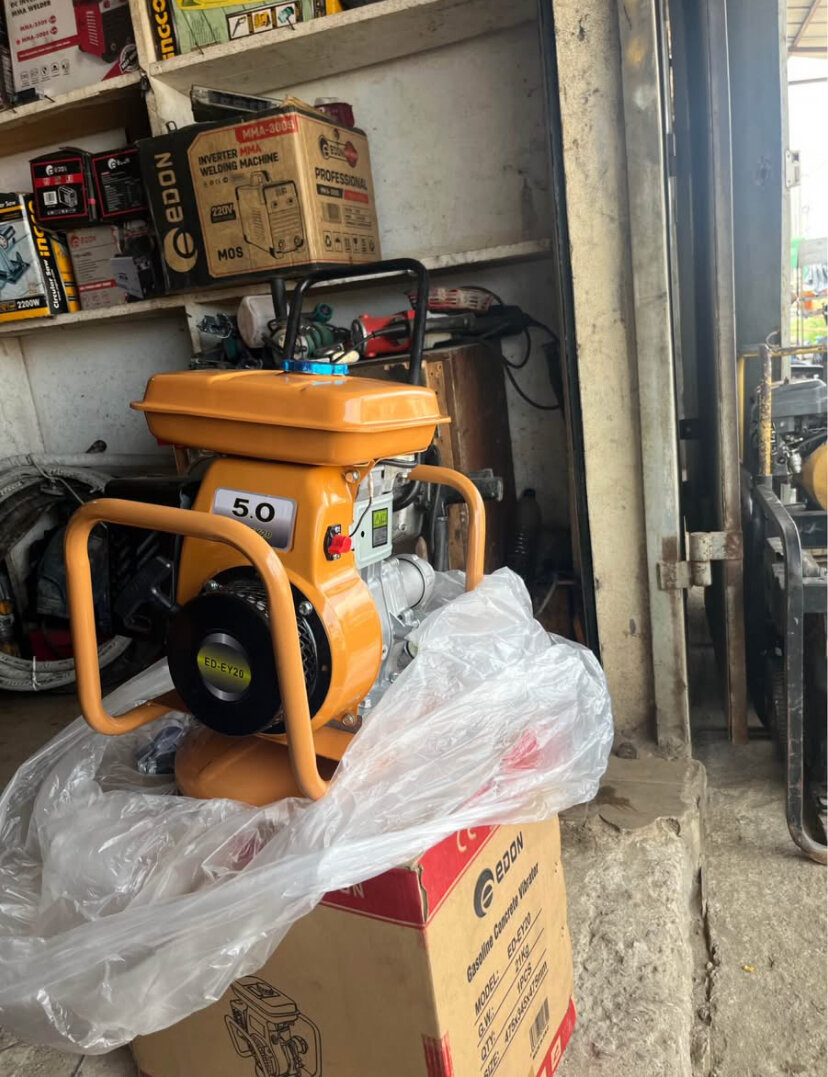 Moteur à essence puissant 5.0