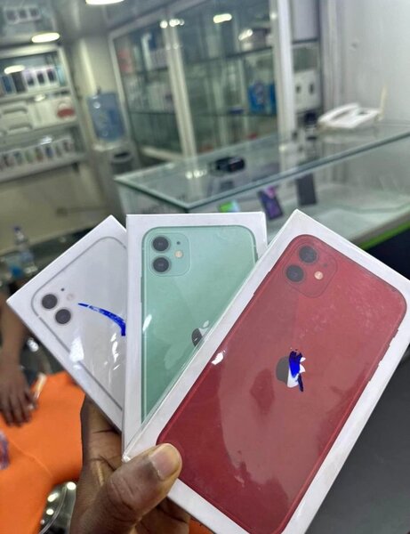 iPhone 11 64giga nouveau dans carton scellé