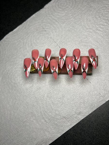 Ongles artificiels décorés