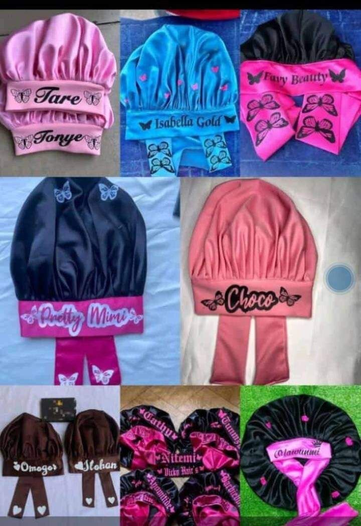 Bonnets en satin personnalisés