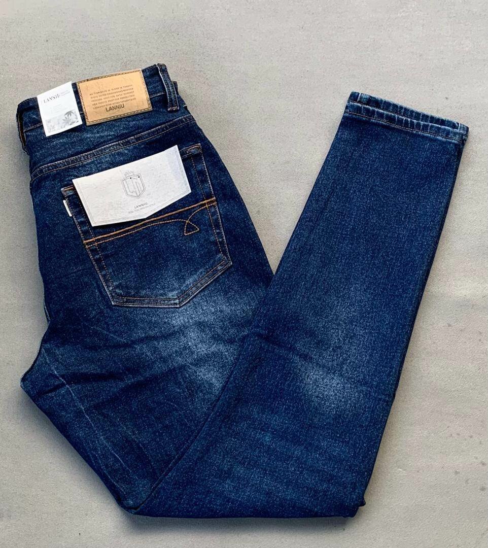 Les pantalons sont disponibles