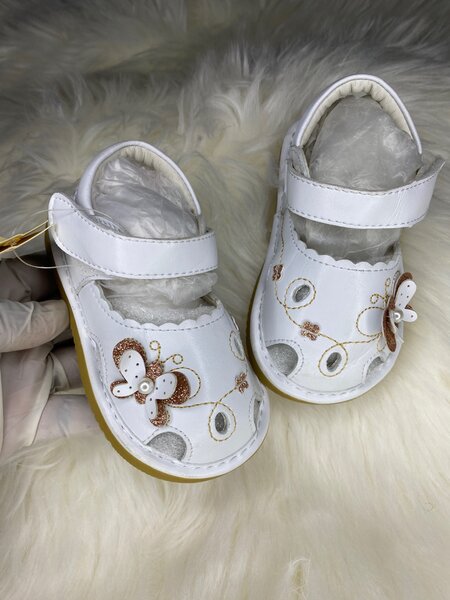 Babies sandals in size 140/2.0