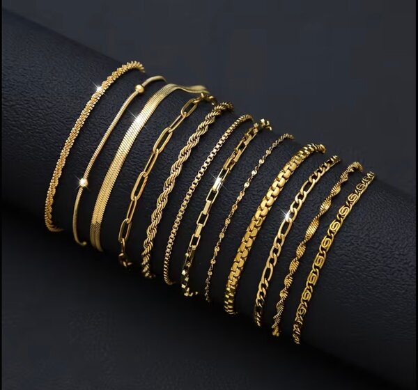 Bracelets dorés empilables