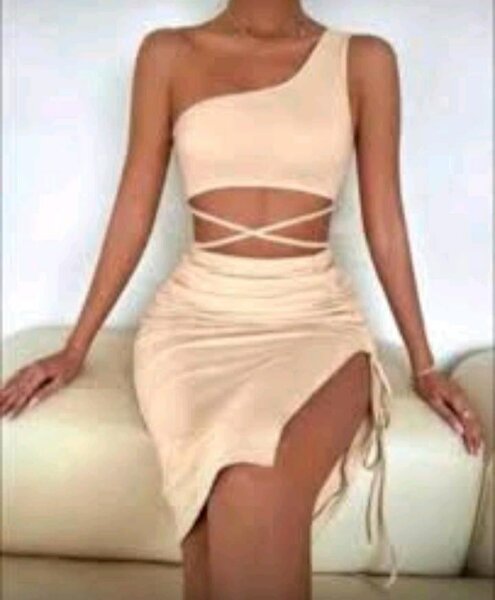 Robe asymétrique élégante