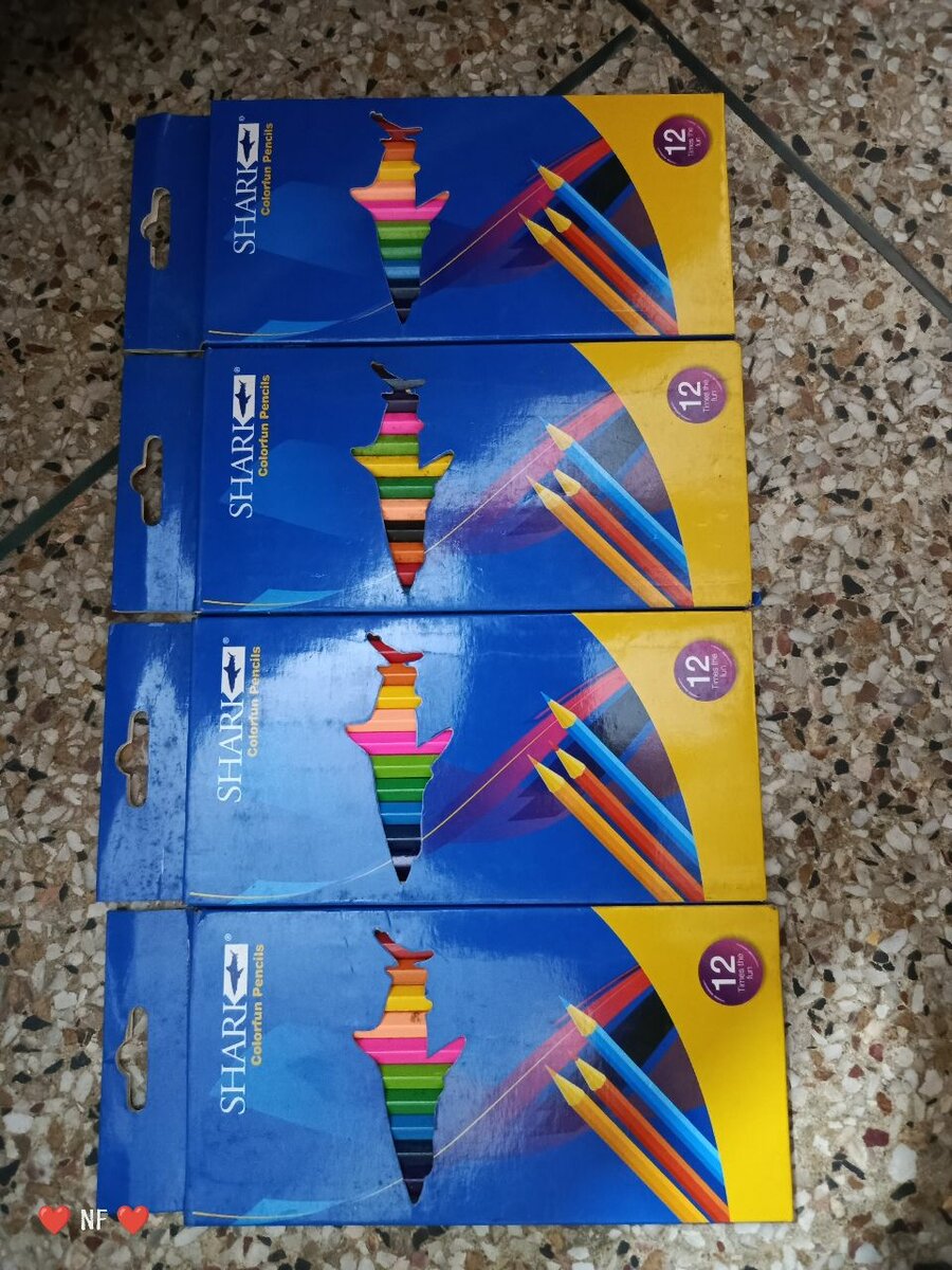 Shark 12 pencil colors set