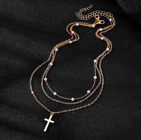 Collier Superposé avec croix