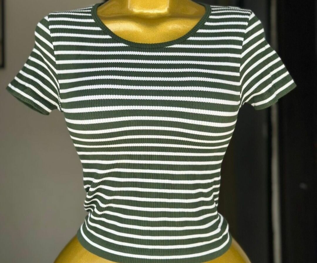 T-shirts et tops modernes