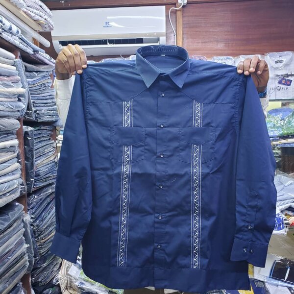 Chemise homme brodée élégante