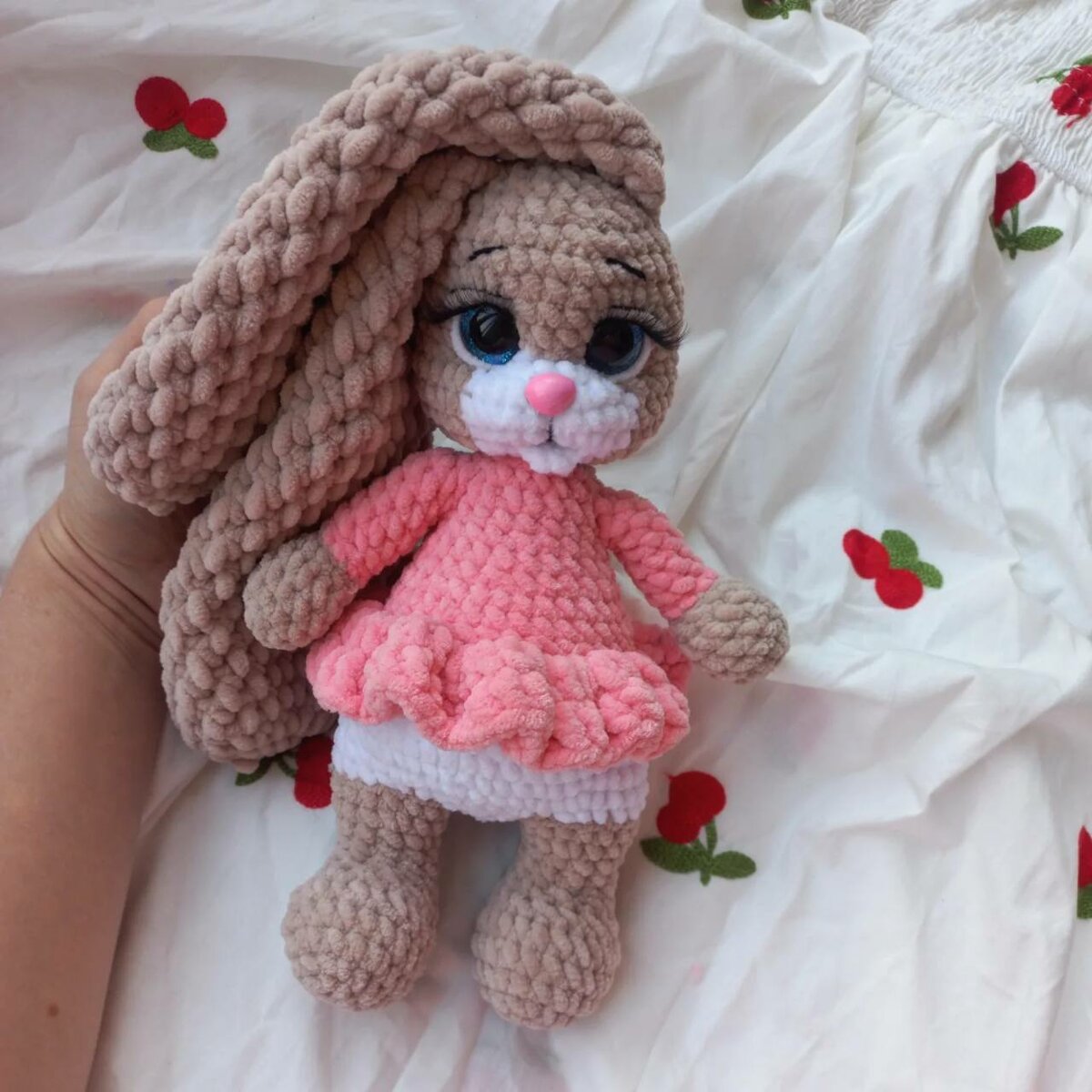 Игрушки ручной работы, из натуральных материалов.